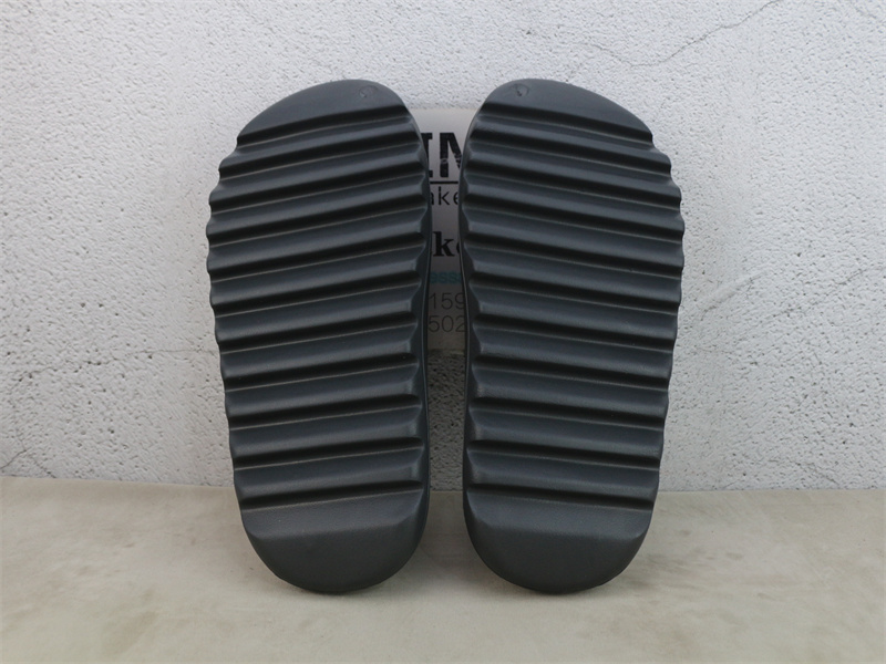 Free Shipping Yeezy Slide Onyx HQ6448